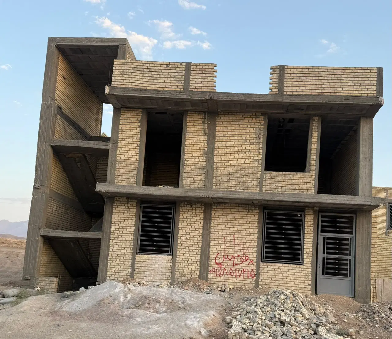 فروش مسکن ملی طبقه دوم واقع در بیت العباس