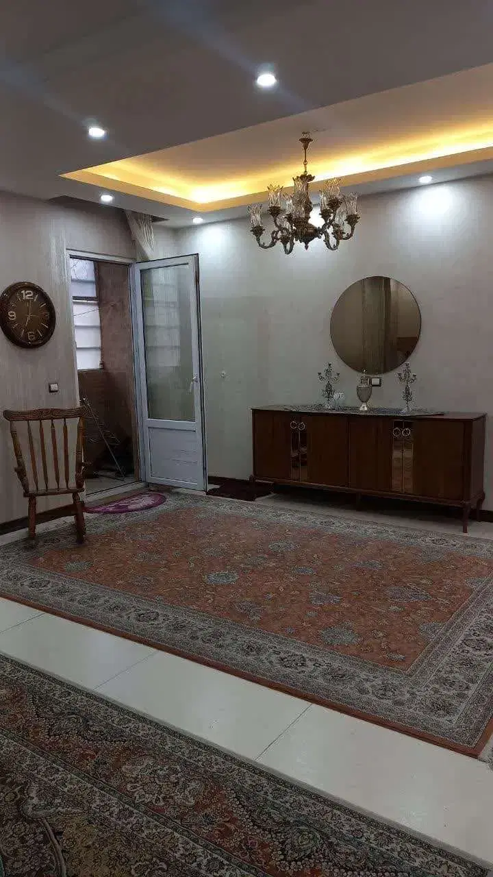 113متری خیابان سعدی، خیابان پروین،تک واحد