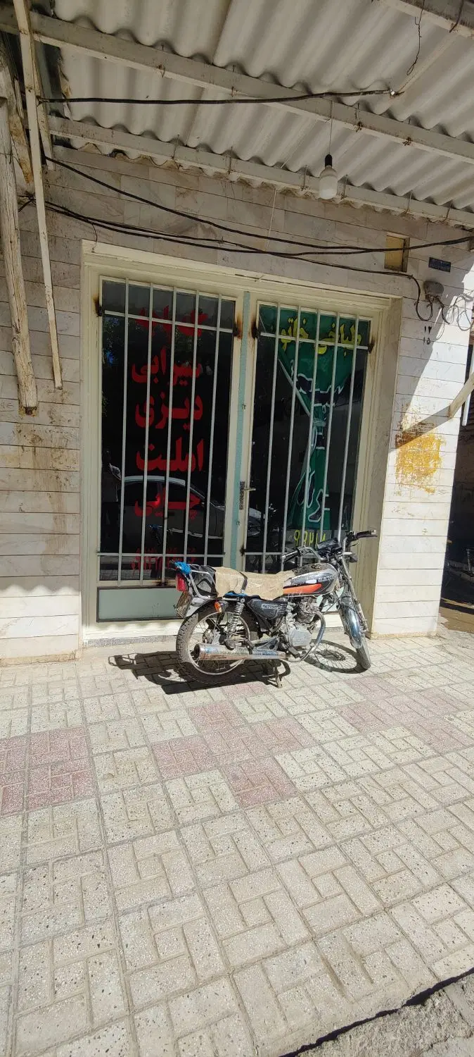 ۱۰۷ متر تجاری