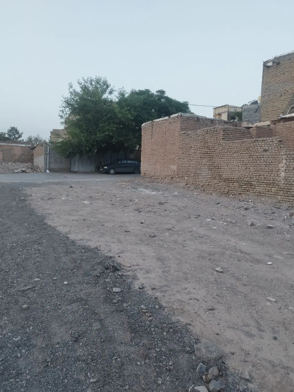 زمین فروشی