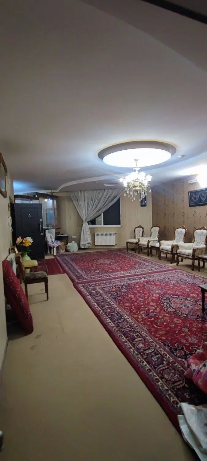 دانشجو ۲۶ ، ۱۴۰ متر آپارتمان