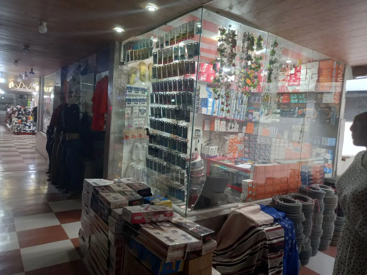 مغازه در طبقه فوقانی پاساژ شهرداری