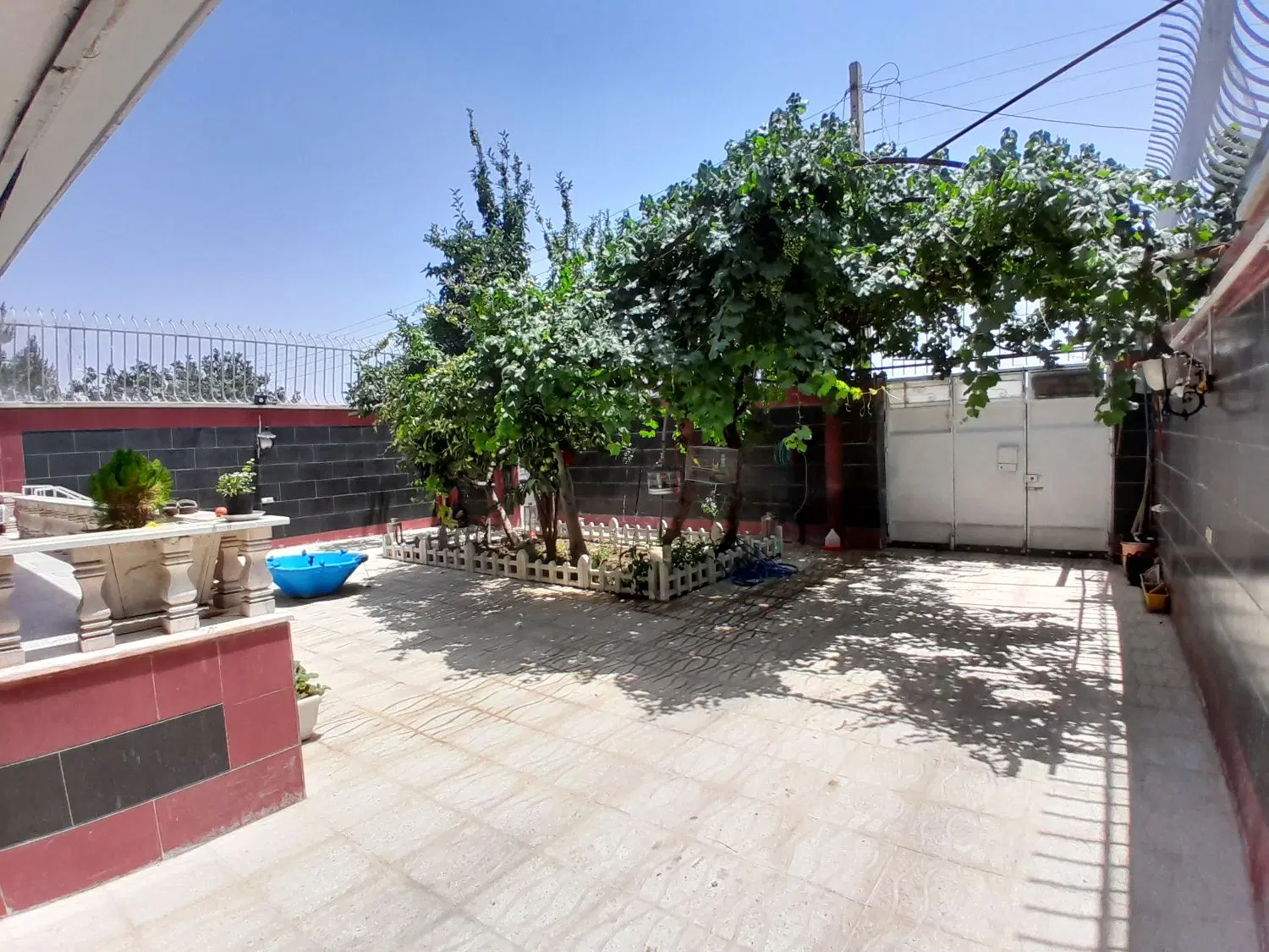 زیر زمین ۱۷۰ متری سیمان کشی شده دارای برق