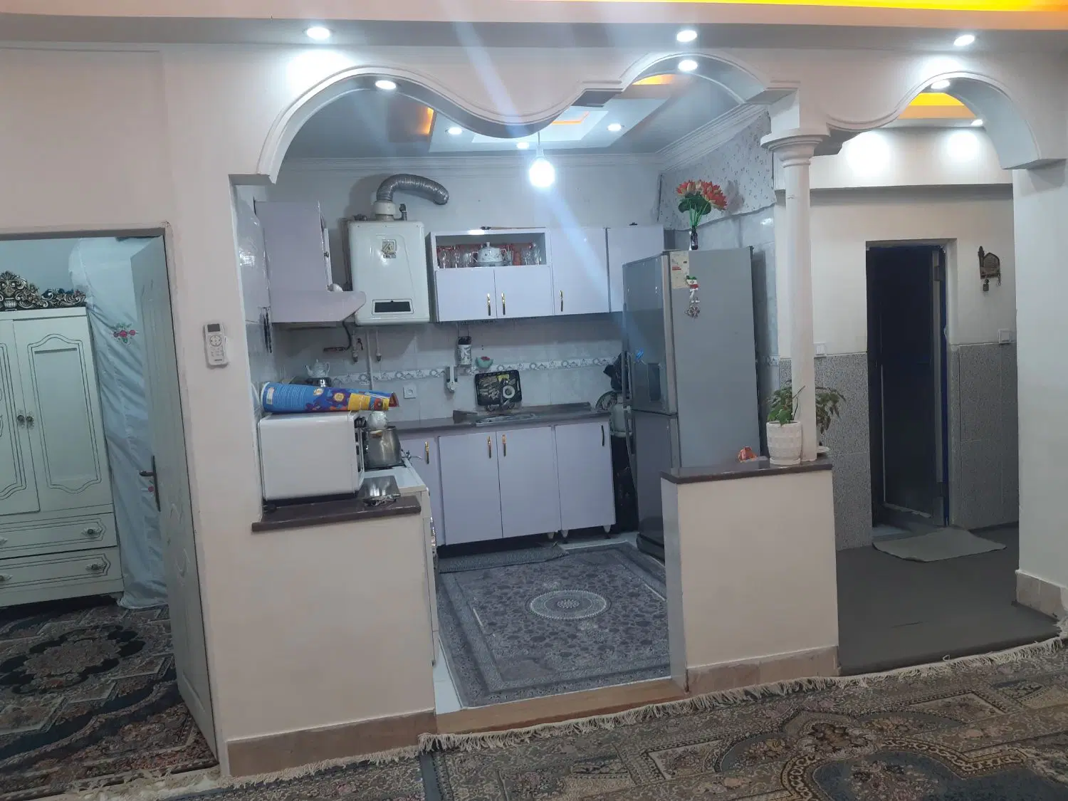 طبقه همکف ۶۰ متر تقریبی