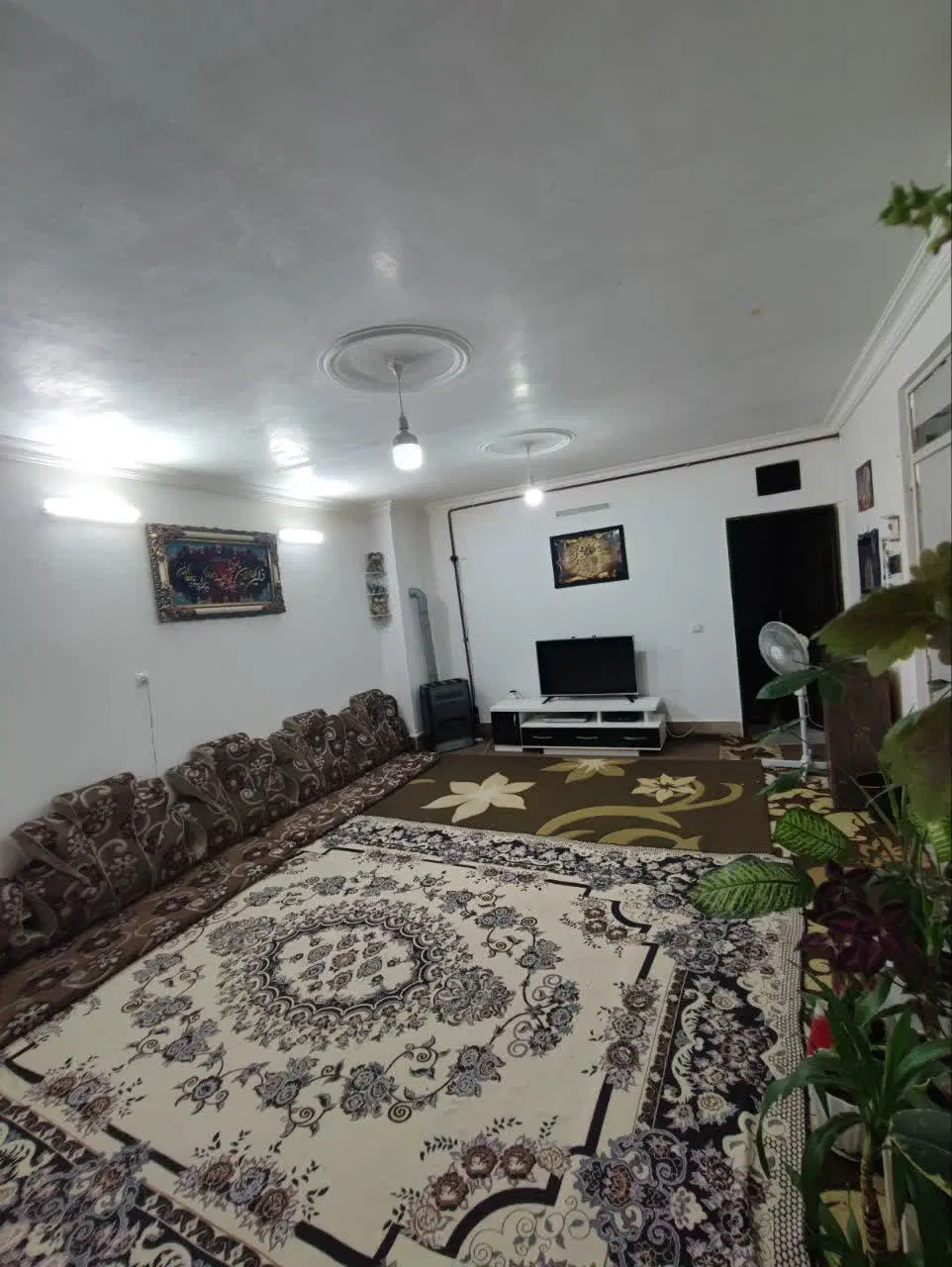 ۱۲۰ متری با حیاط اختصاصی
