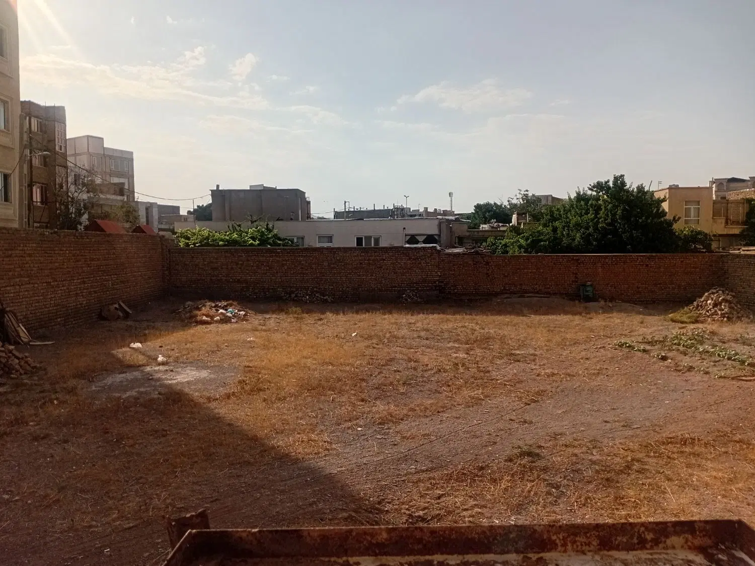 رهن یا اجاره گاراژ در مرکز شهر به متراژ ۱۰۰۰ متر