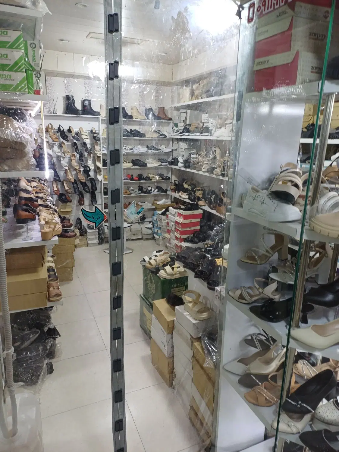 مغازه تجاری پاساژحاجی ابایی زیرهمکف فروشی