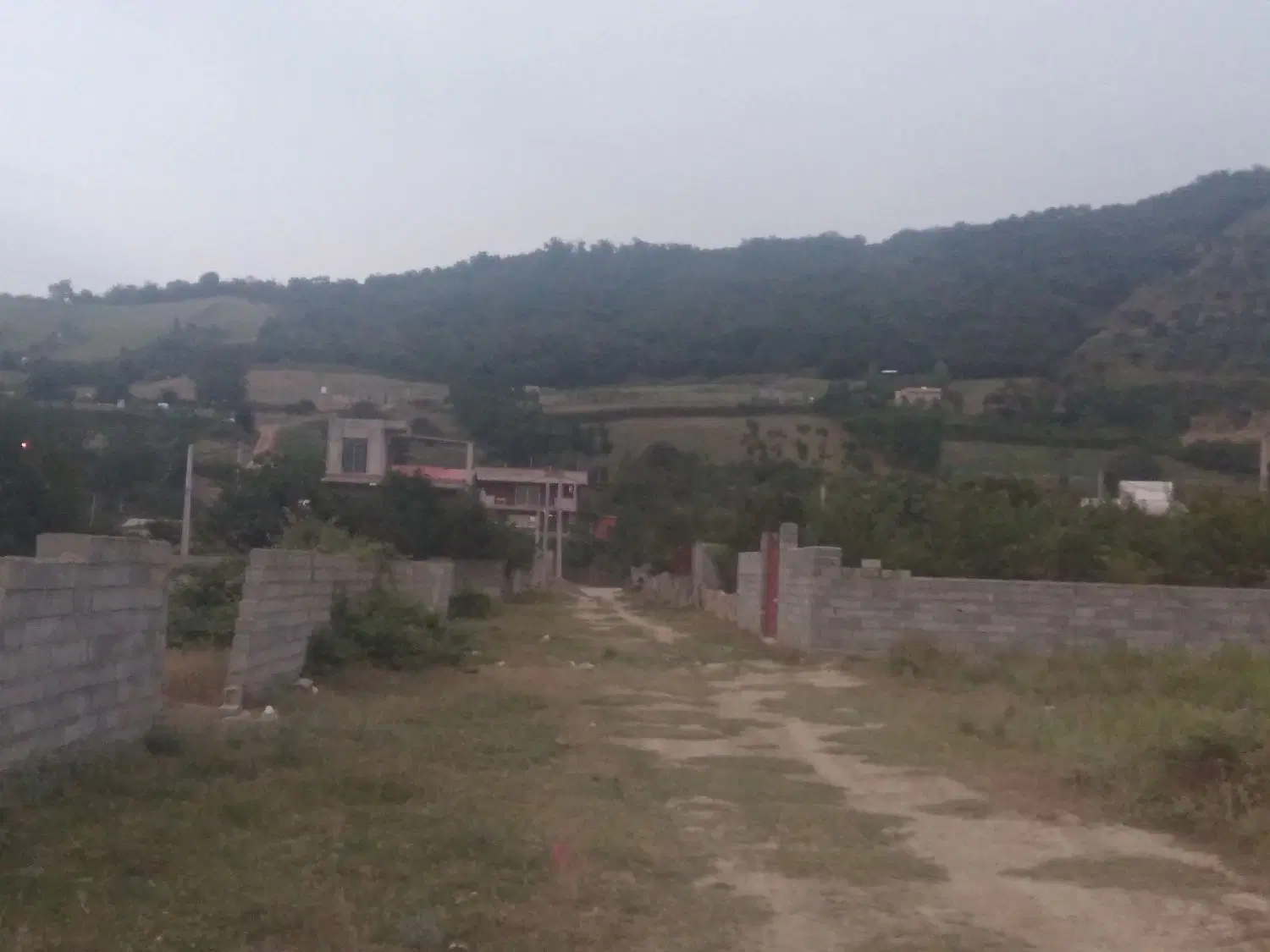 زمین روستای باغ گلبن