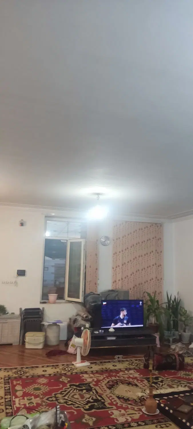 رهن و اجاره سه خواب درب به حیاط طبقه همکف