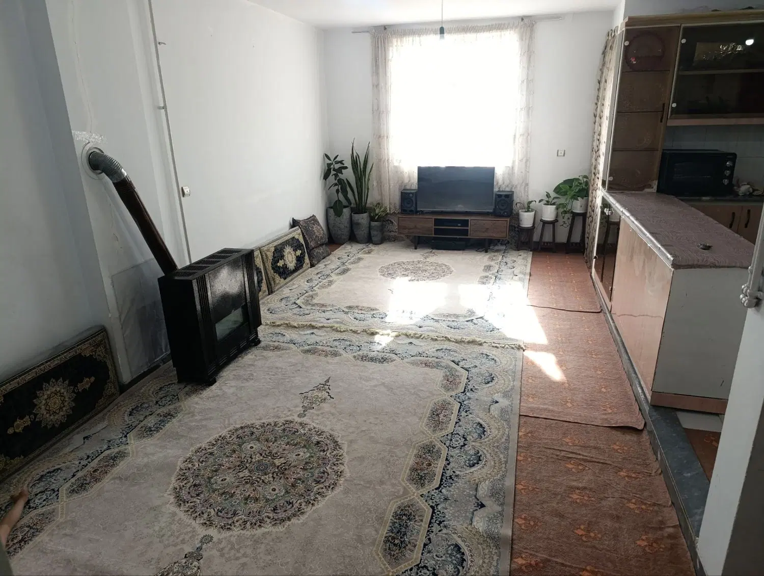یه باب واحد مسکونی ۶۰متر اجاره داده میشود