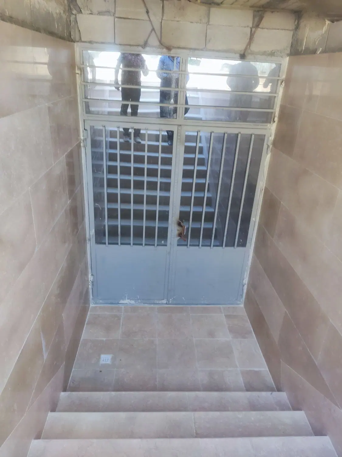 اجاره زیر زمین بر خیابان 13آبان ولنده
