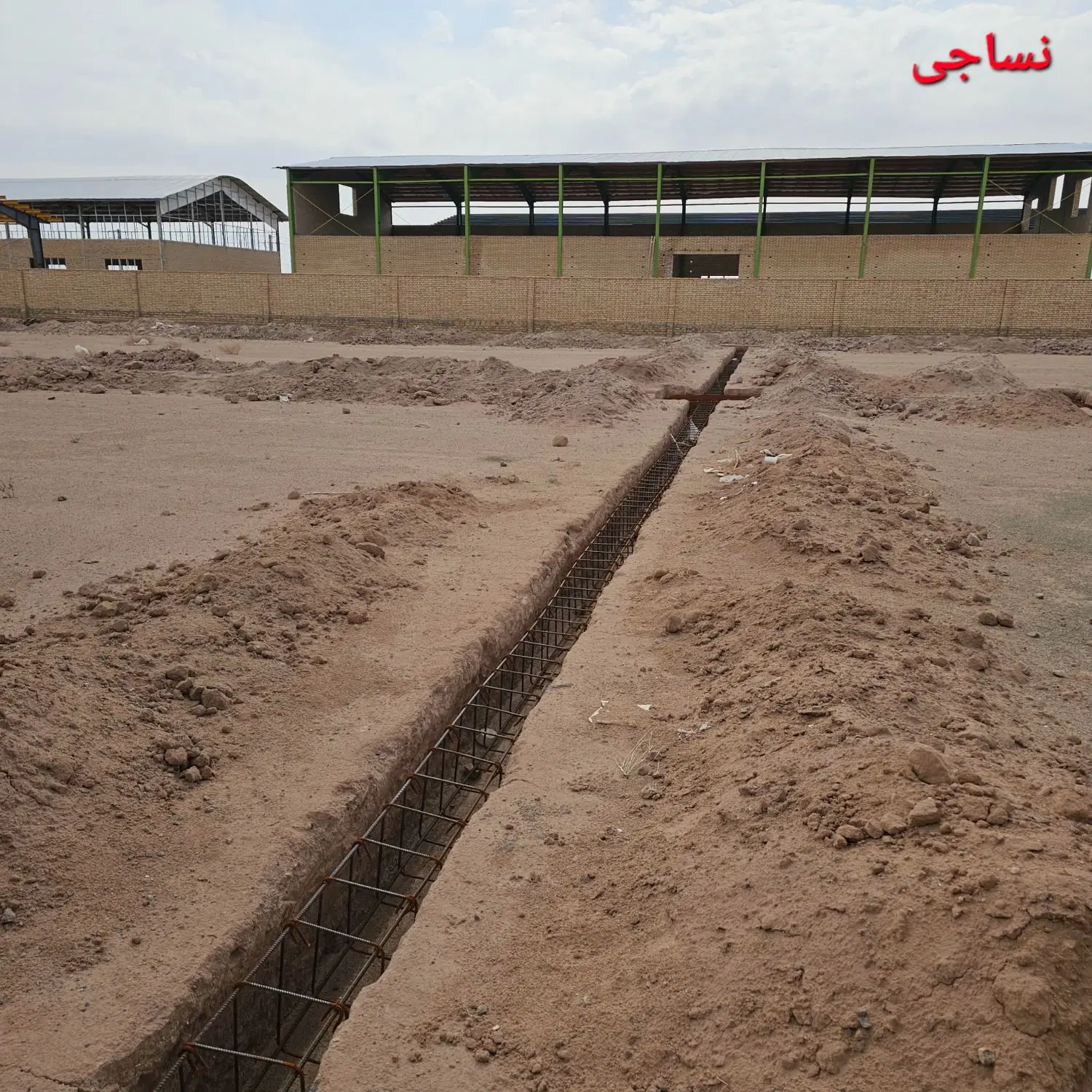 زمین در قطب صنعتی بهارستان