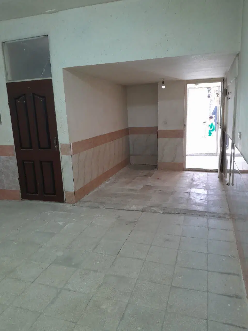 منزل مسکونی ۶۰ متری همکف راه جدا