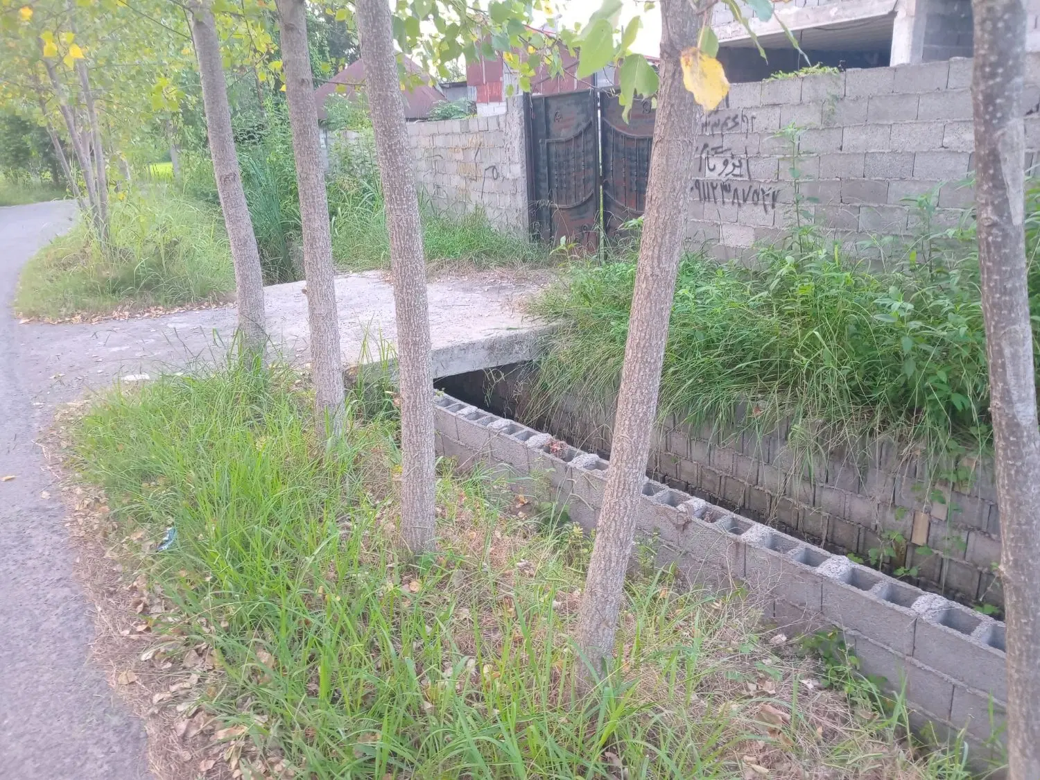 خانه نیمه کاره