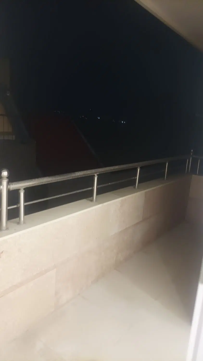 140متر آپارتمان جنوبی بر خیابان راجی