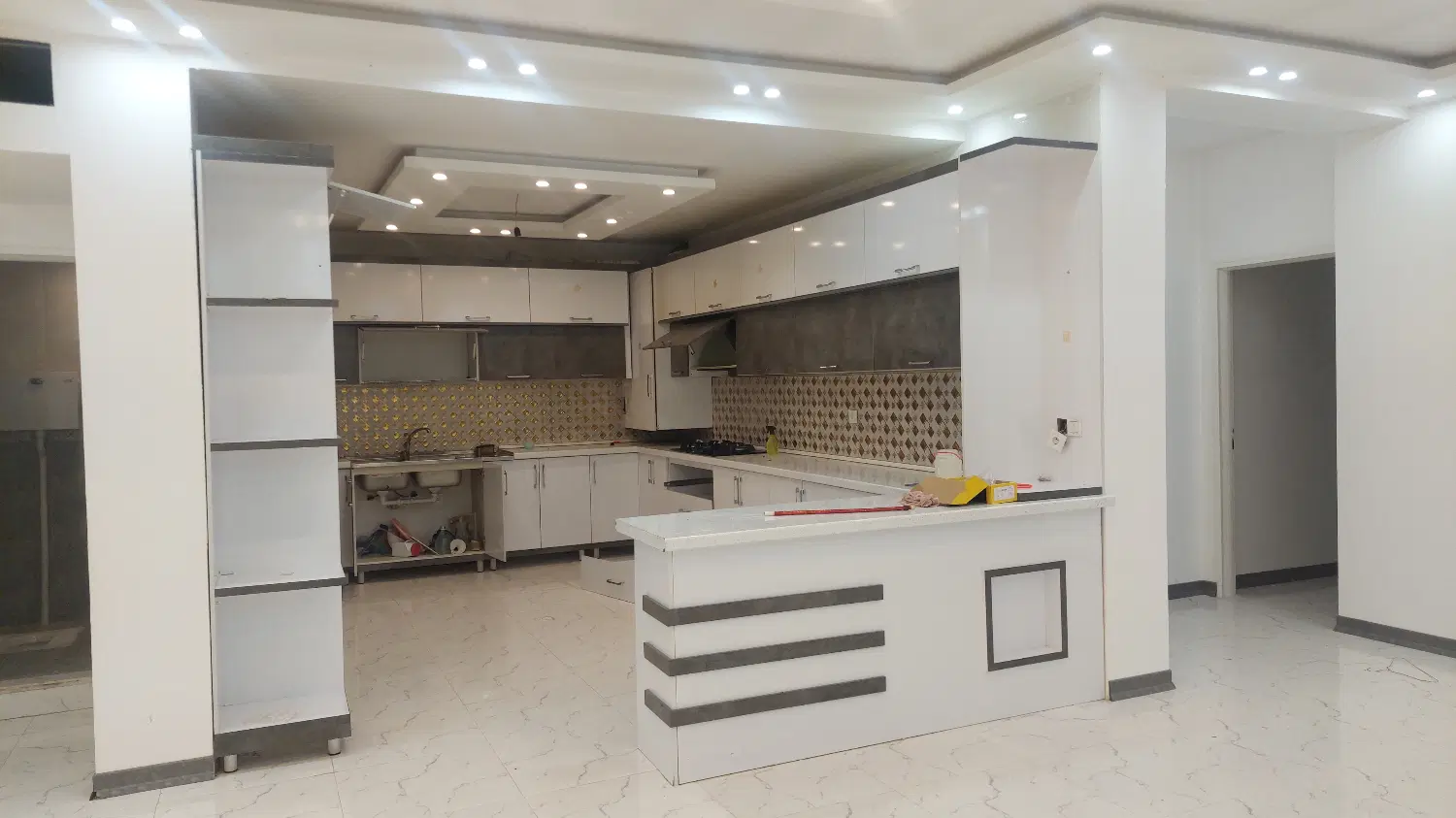 اپارتمان تک واحدی ۳خواب