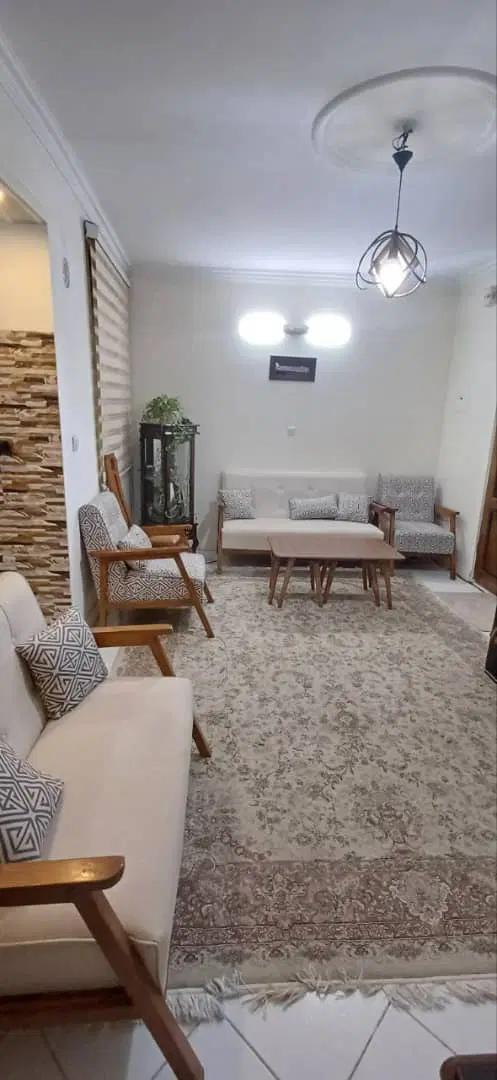 60 متربا حیاط خلوت