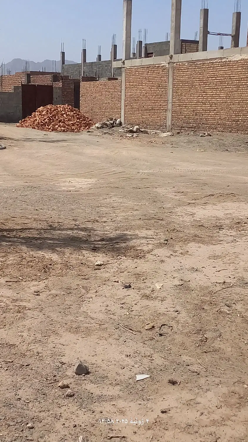 زمین ۱۶۸متر اززمین های حاجی سرور