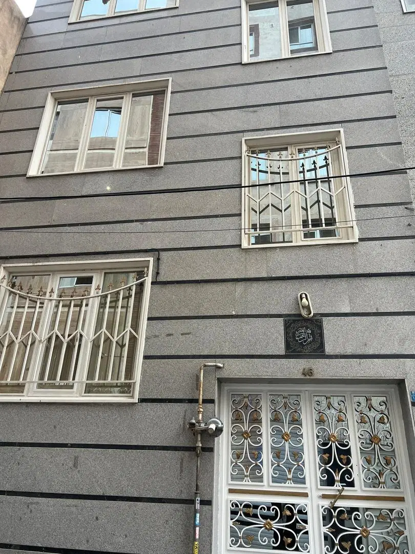 یک ساختمان یکجا(4 واحد آپارتمان 54 متری)