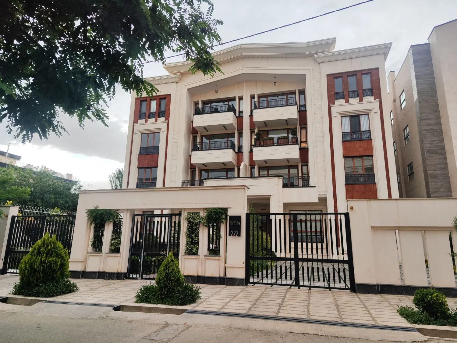 آپارتمان 148 متری 3 خواب در کوی مهر مهرشهر