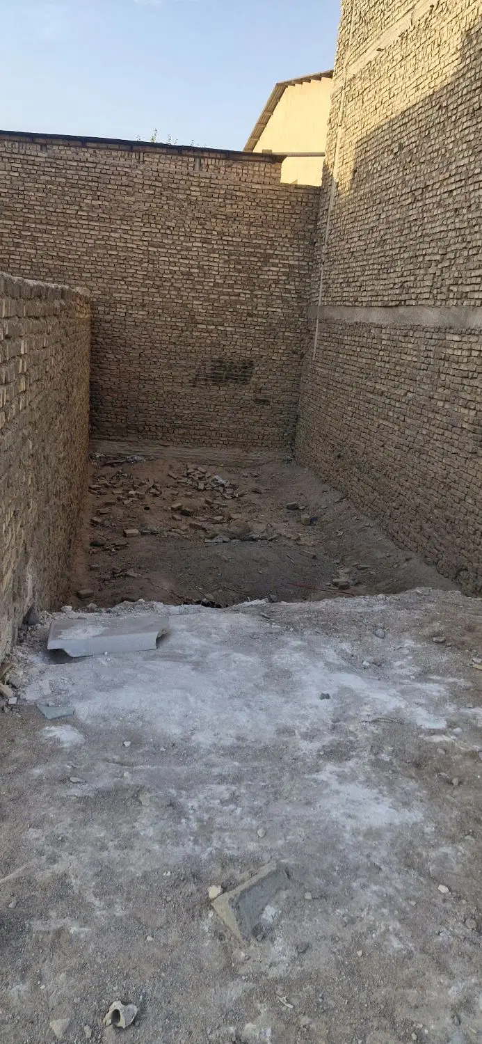 زمین تجاری ۷۰ متری