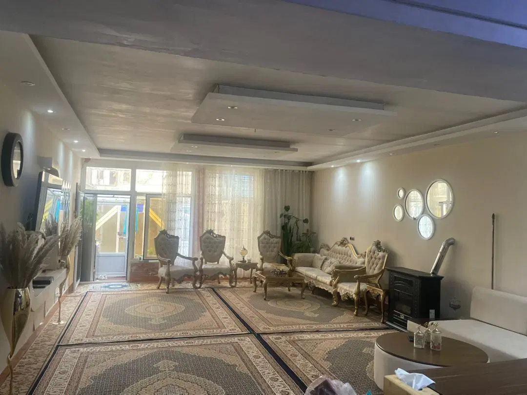 خانه ویلایی دوبر کوچه جلو8متر کوچه پشت 6متری