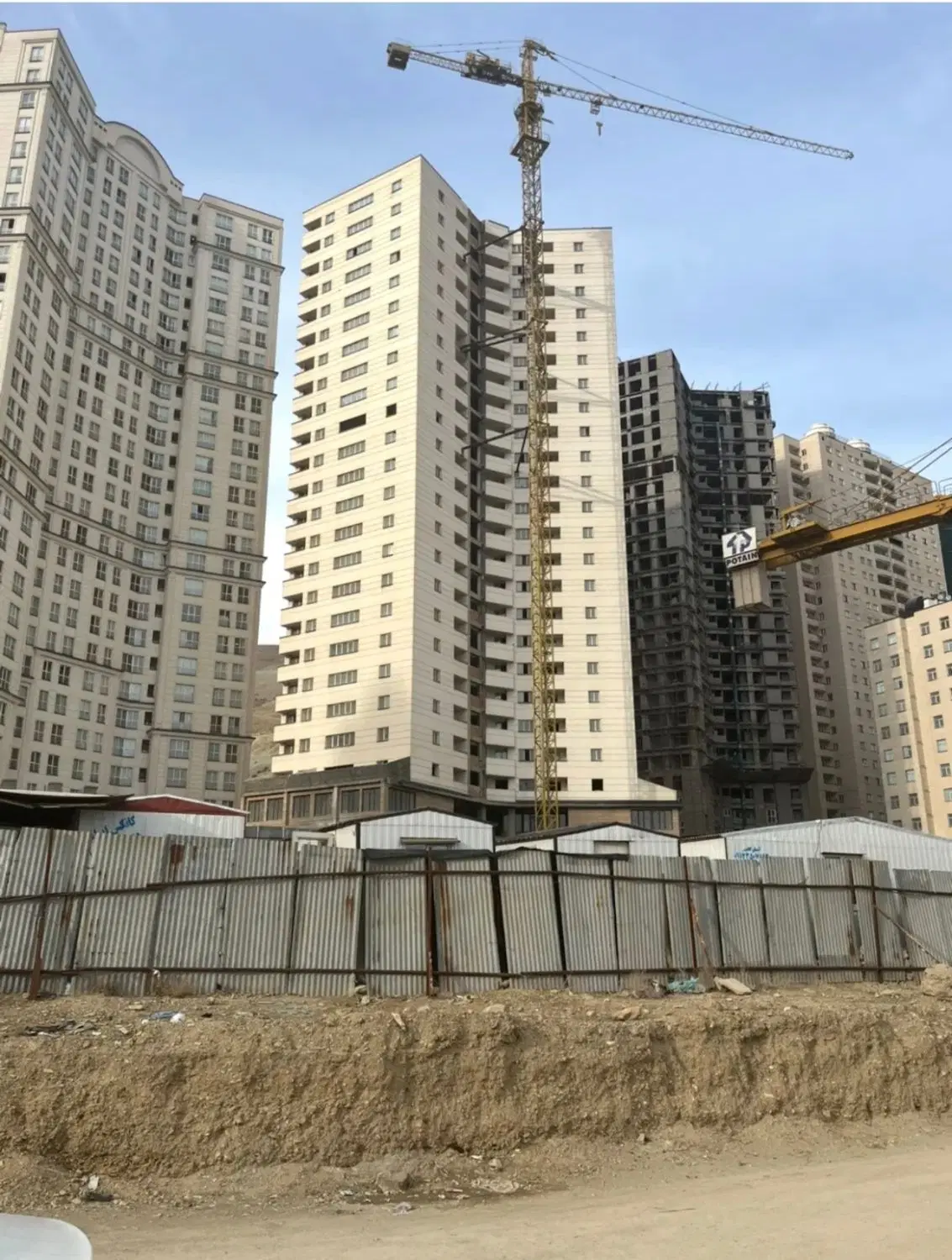 پیش فروش نزدیک تحویل۸۷متر منطقه۲۲دریاچه چیتگر