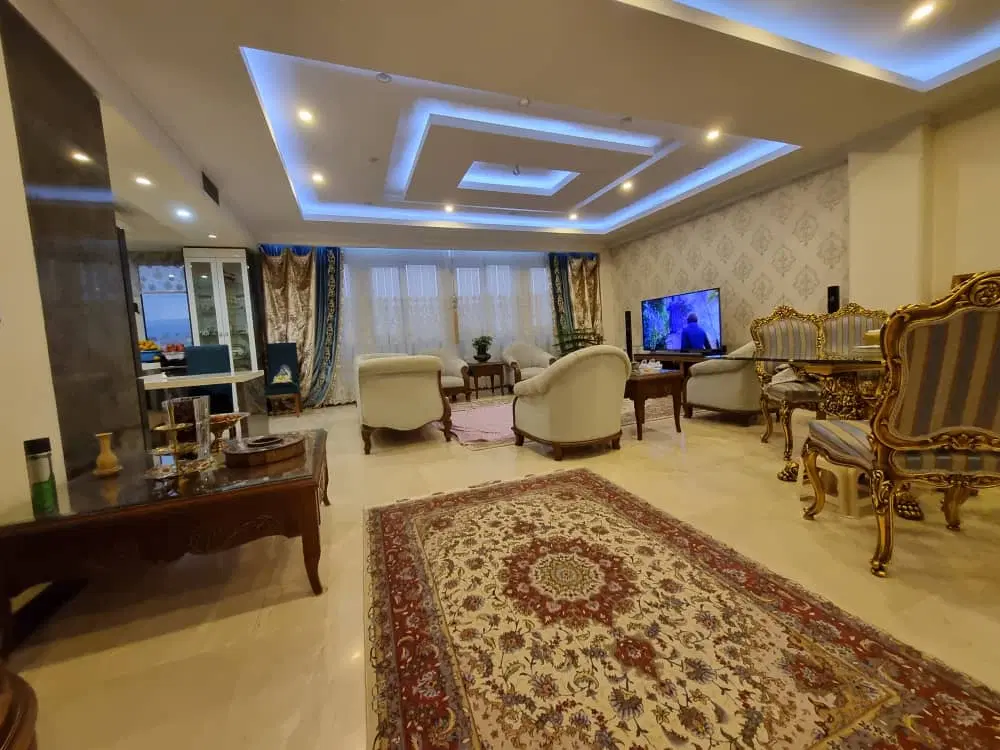 آپارتمان ۱۱۰ متری عادل و طاهری