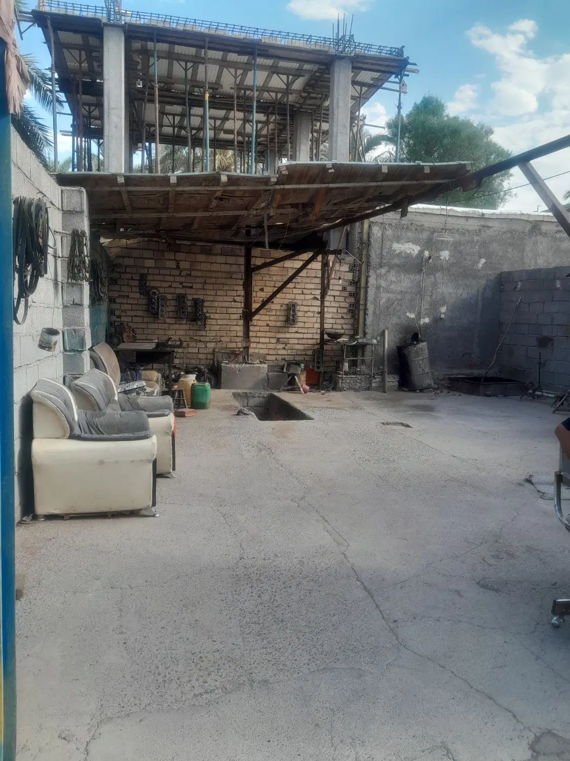 فروش یک تعمیرگاه صد متری