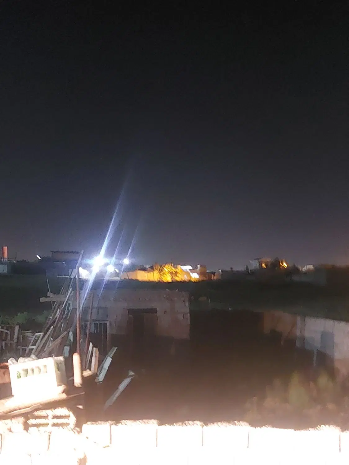 یک زمین ۱۹۰متر