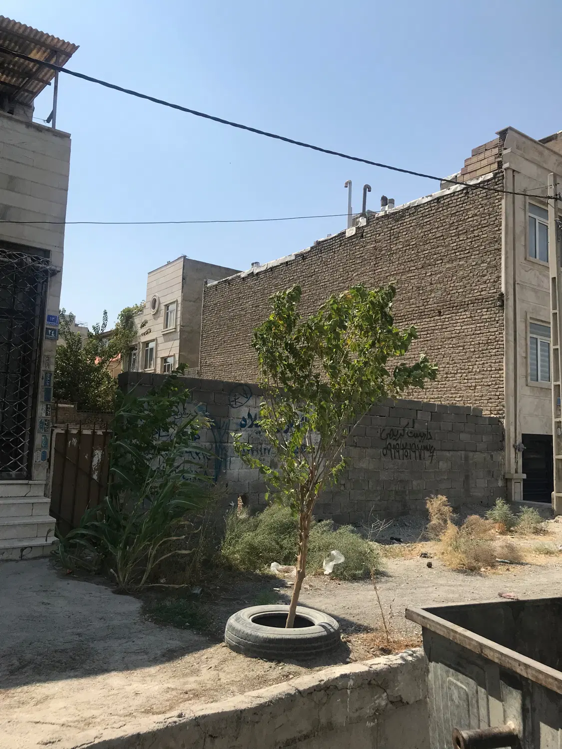 فروش زمین مسکونی - تجاری ۲۲۰ متری