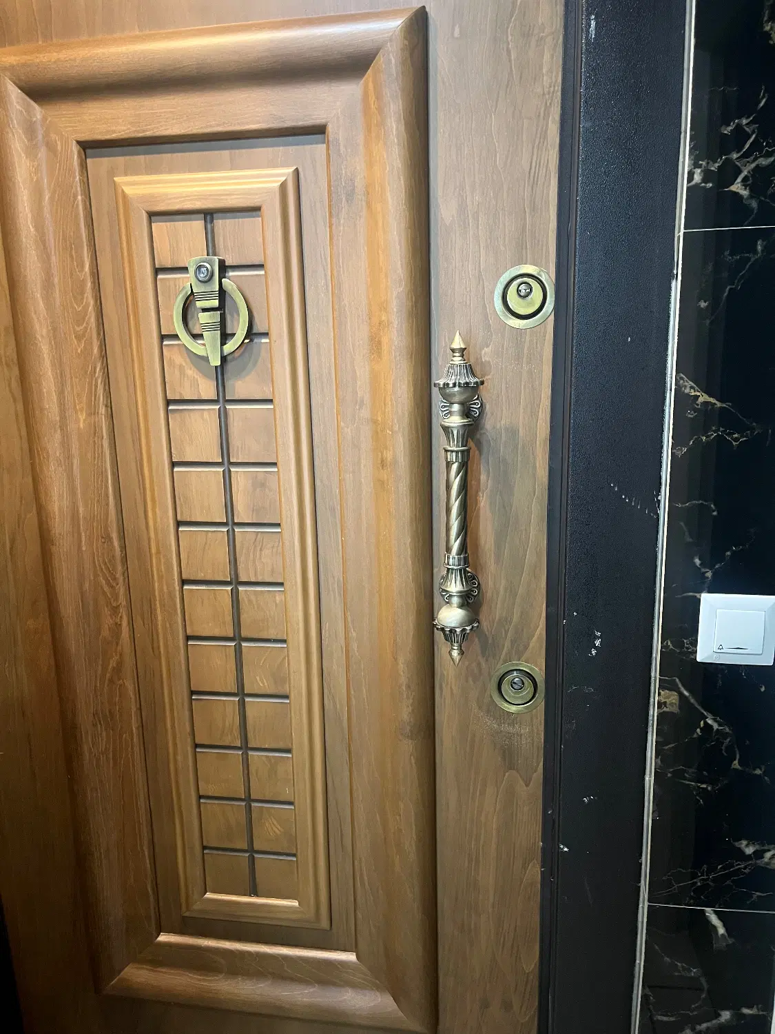 فروش آپارتمان در نصر بغل تسلا