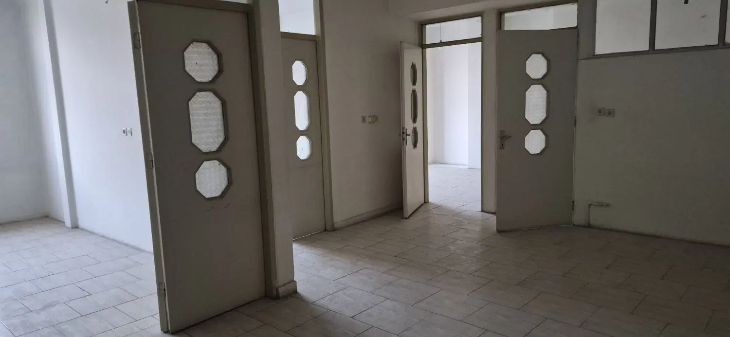 اپارتمان مسکونی بر خیابان محسنی