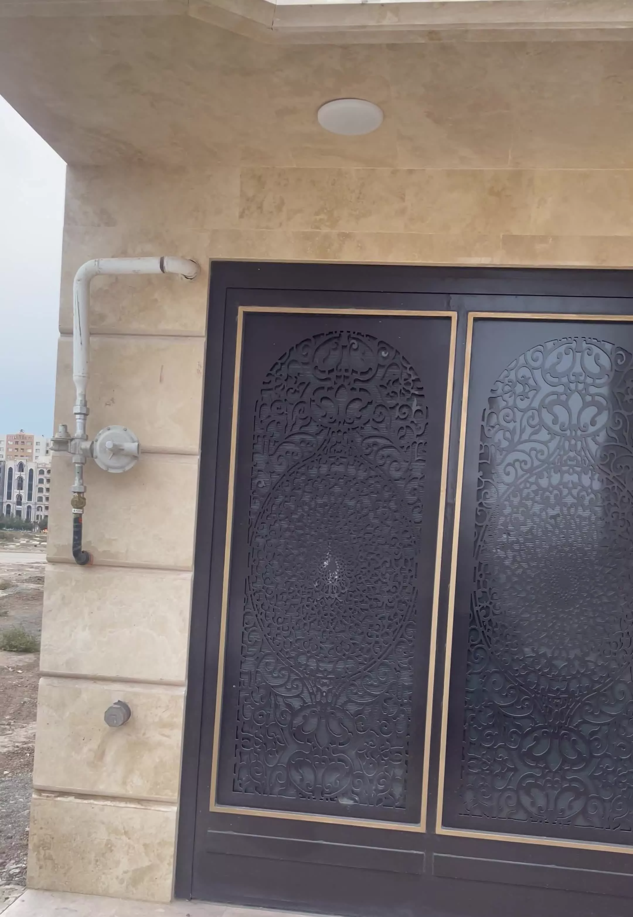 زمین ۲۰۵ متر با پروانه