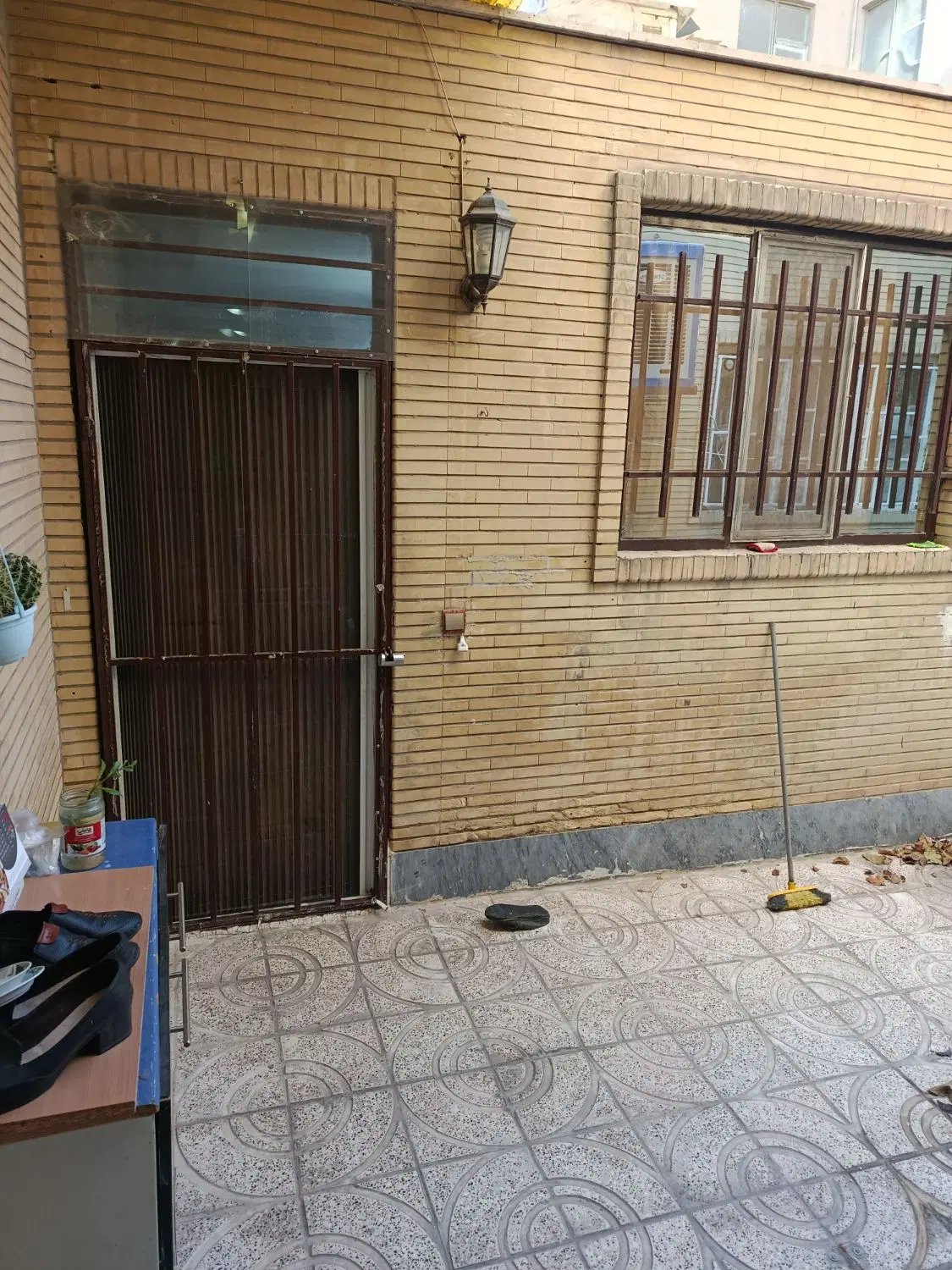 واحد 68متری طبقه همکف