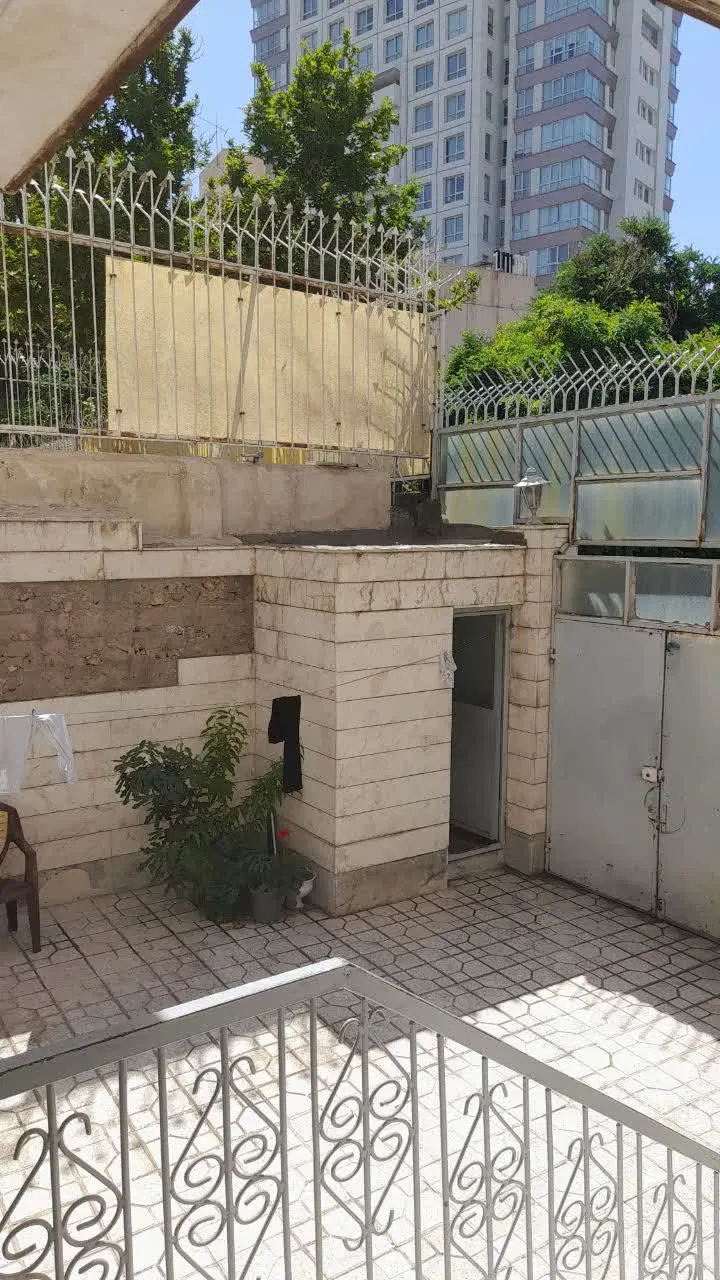 فروش خانه ویلایی دونبش سه طبقه