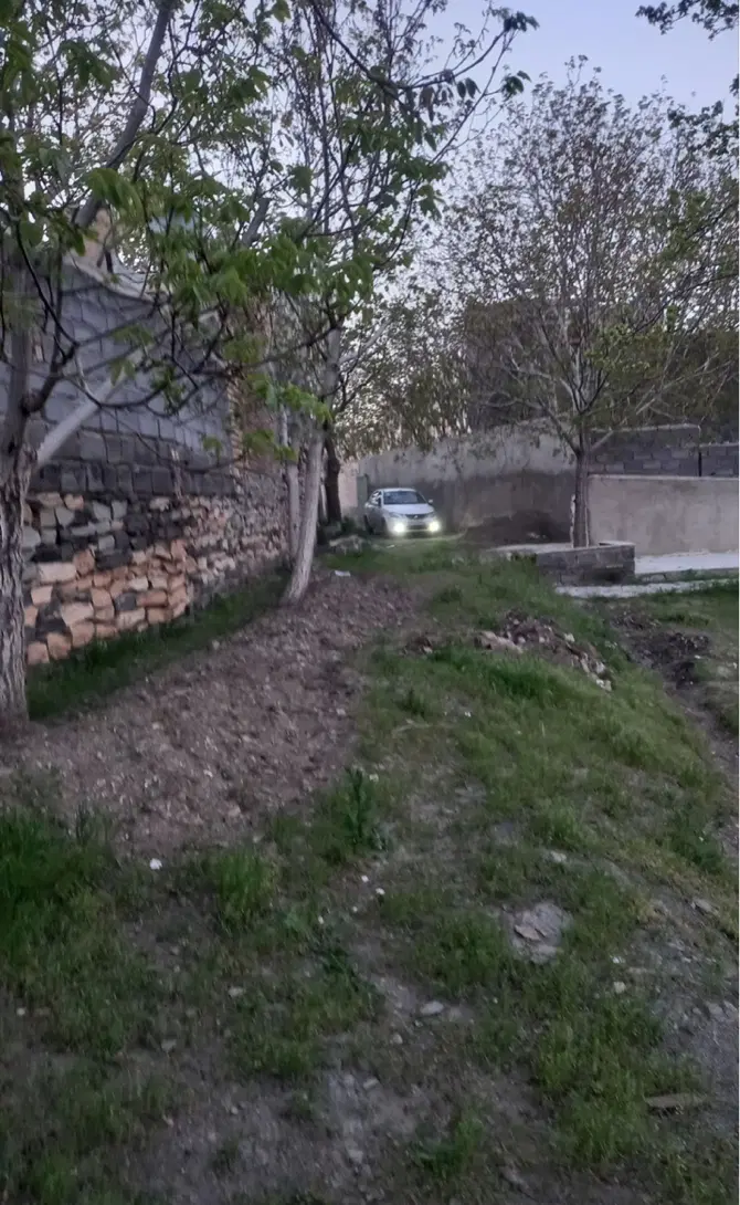 باغ محصور کشین نرسیده به ابرو