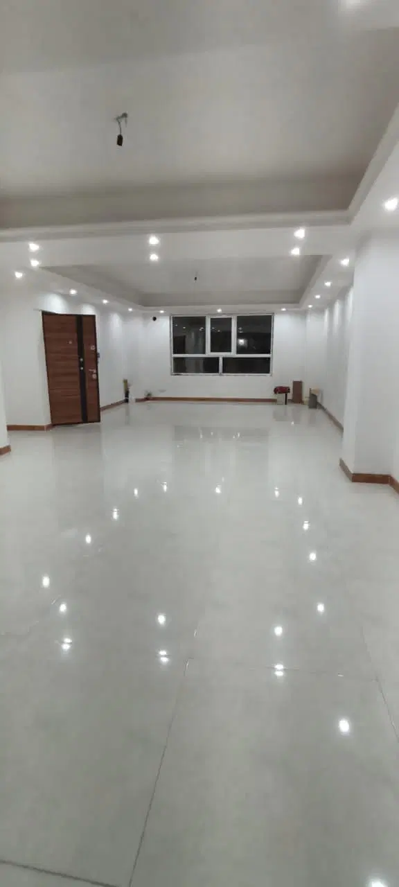 ۸۰۰مترسالن ۴۰۰امپربرق باغستان
