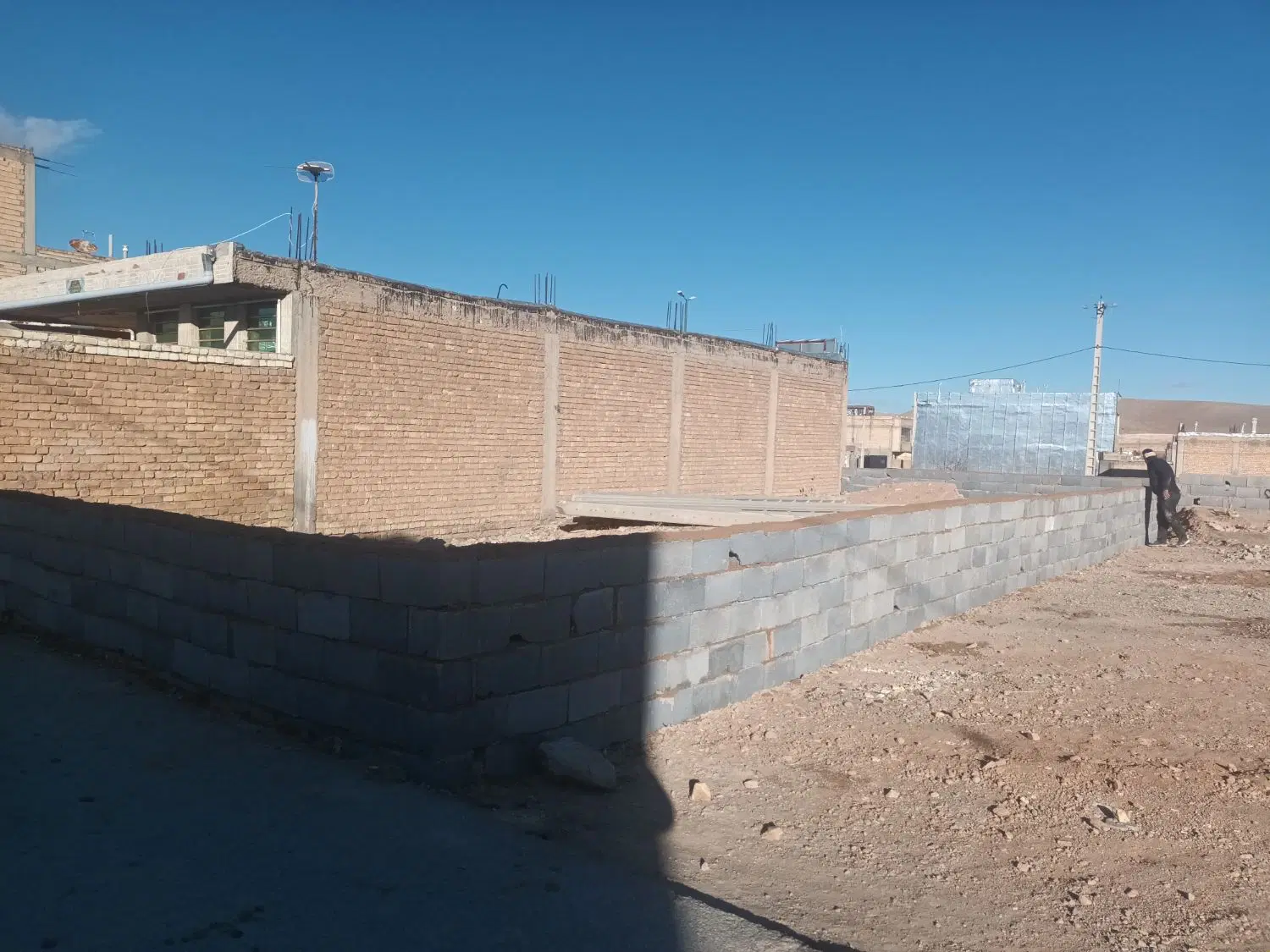 زمین فروشی