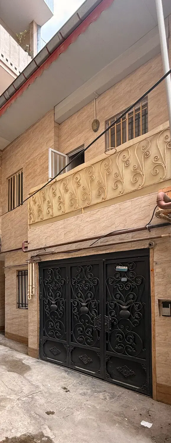 خانه مستقل۹۰متر ط اول_پارکینگ_یخسازی مبل گلچین
