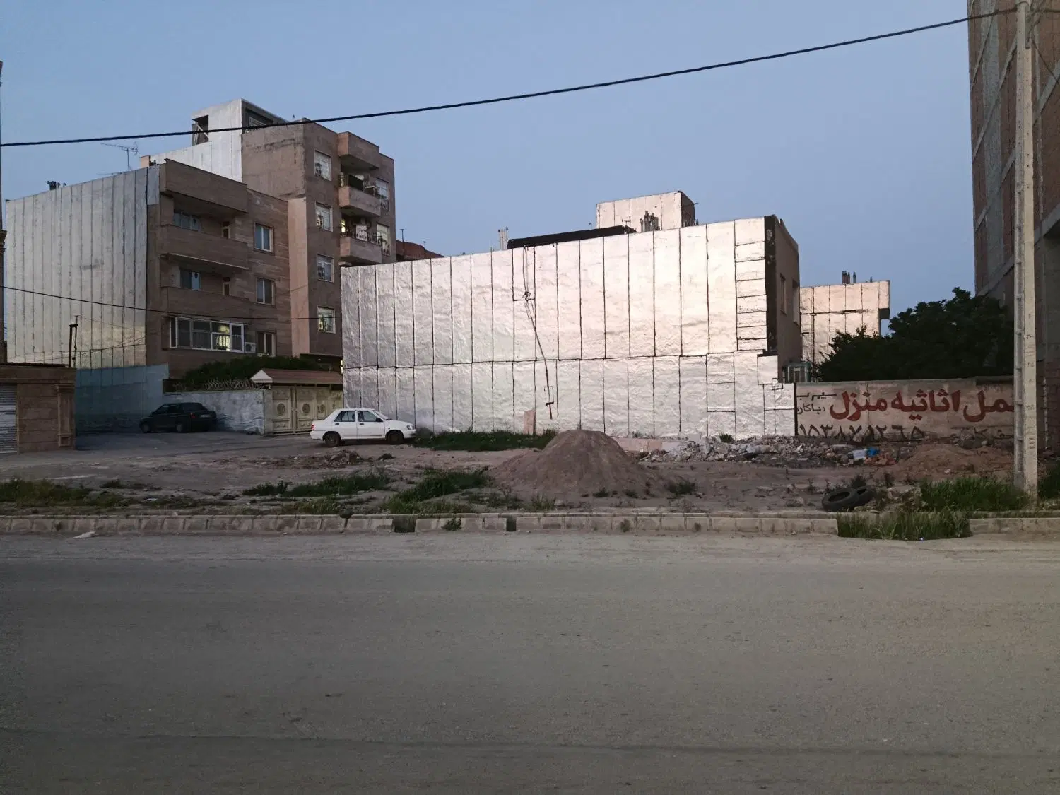 زمین حاشیه اصلی رزاز