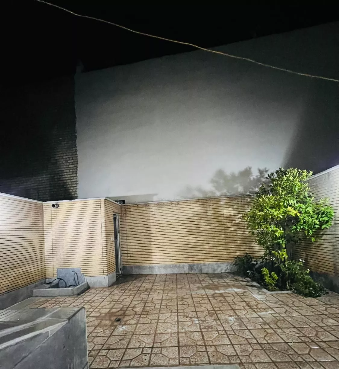 اجاره کوتاه مدت دو خواب حیاط دار دربستی