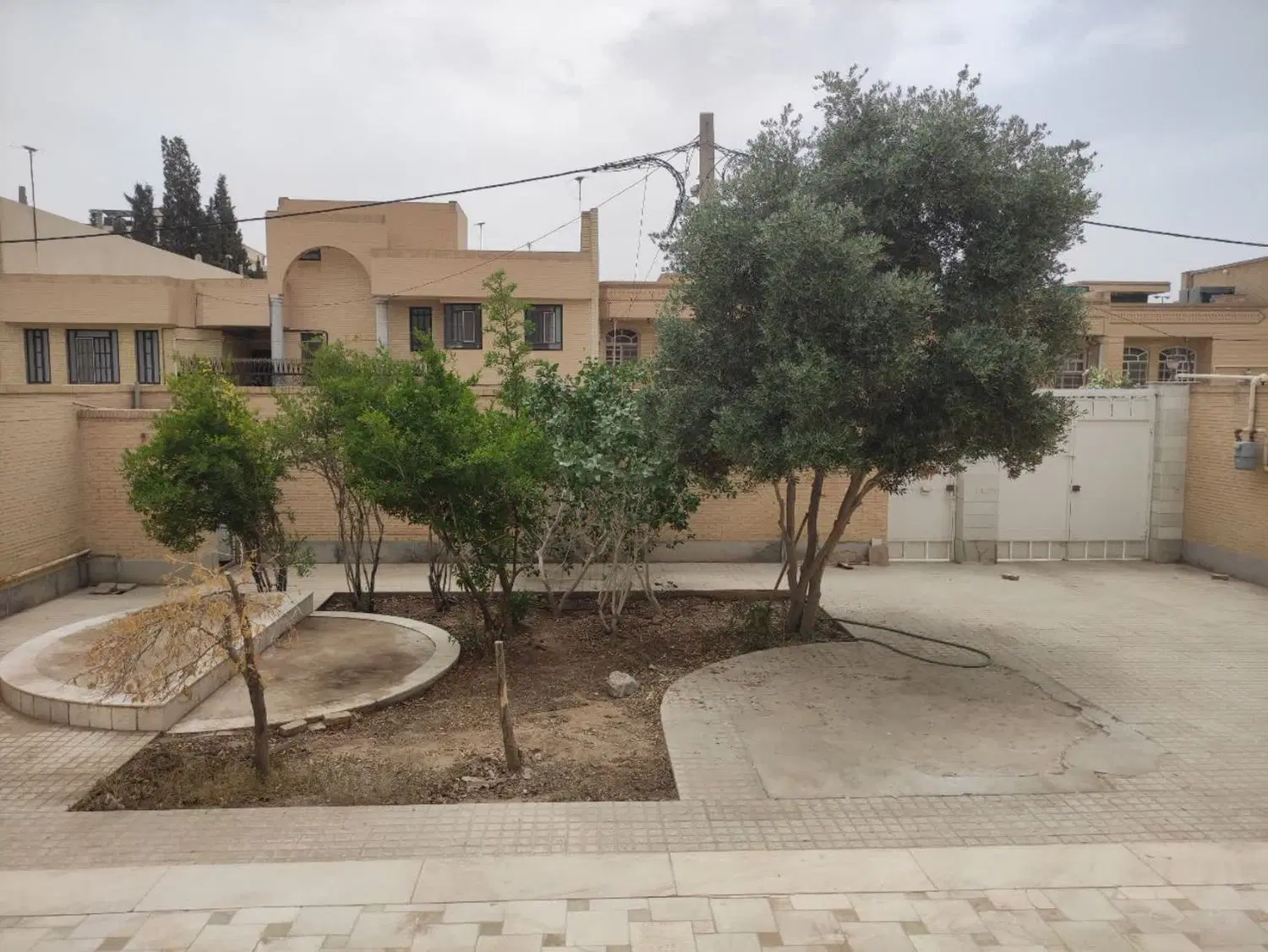 ویلایی دربست_صفائیه عدالت ۶۰۰ متر(اداری مسکونی)