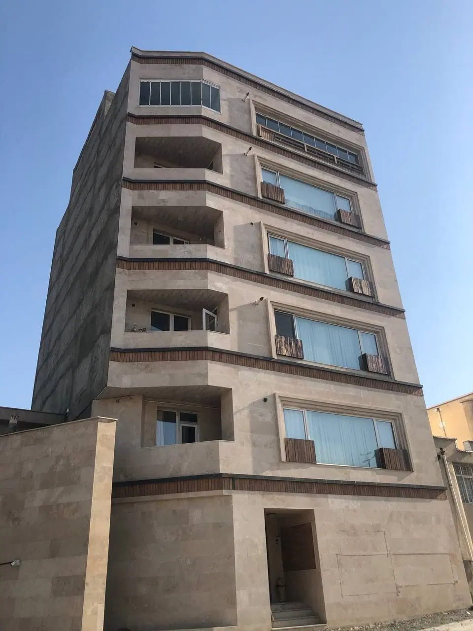 آپارتمان بهاران ۱۷ ۱ روری بلوار پیام نور