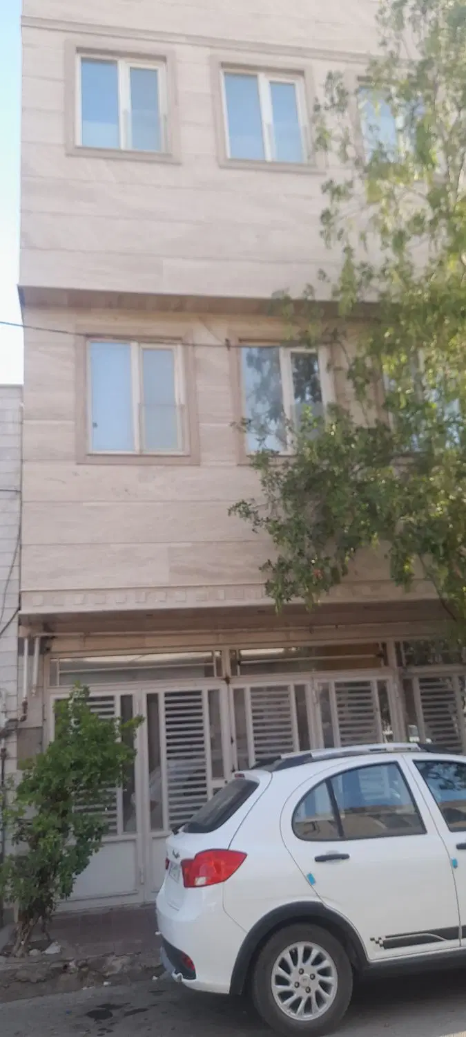 ۹۰متر آپارتمانی تک واحدی  خیام جنوبی
