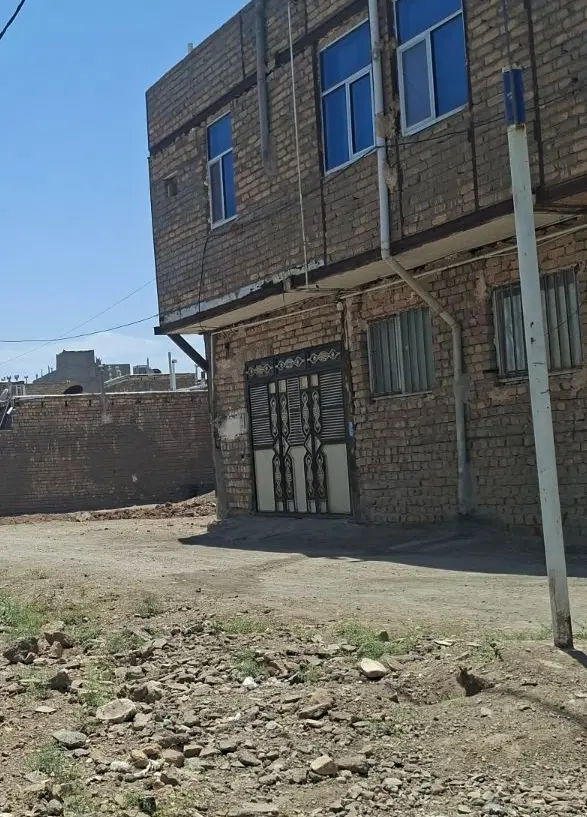 زمین عباس آباد خ سادات