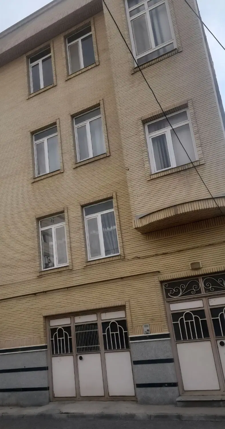 آپارتمان ۳ طبقه خیابان جانباز