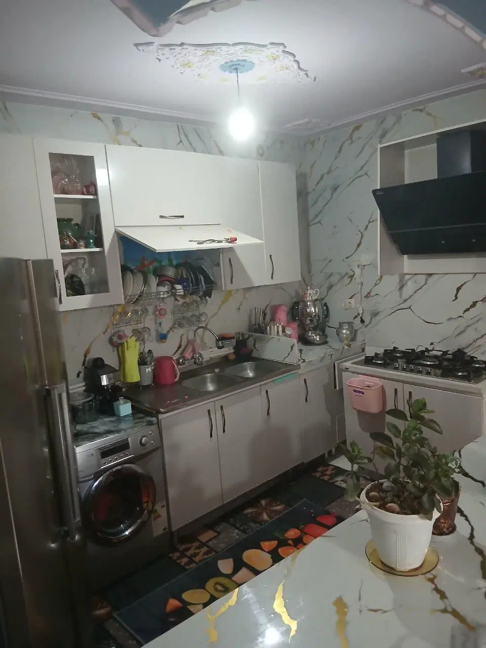 طبقه دوم ۶۸ متری