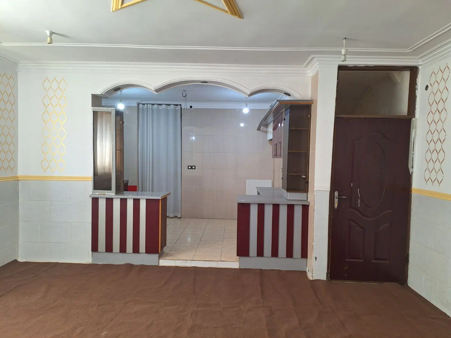 اجاره یک واحد تجاری طبقه اول بمتراژ۹۸متر