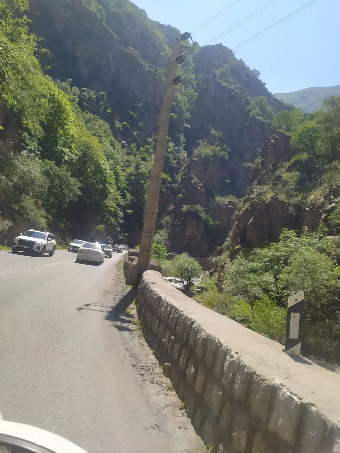 زمین لب جاده